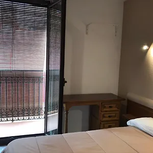 hostal-radio.topbarcelonahotels.com/