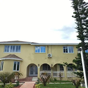 Golden Palms House Bed & Breakfast Nassau